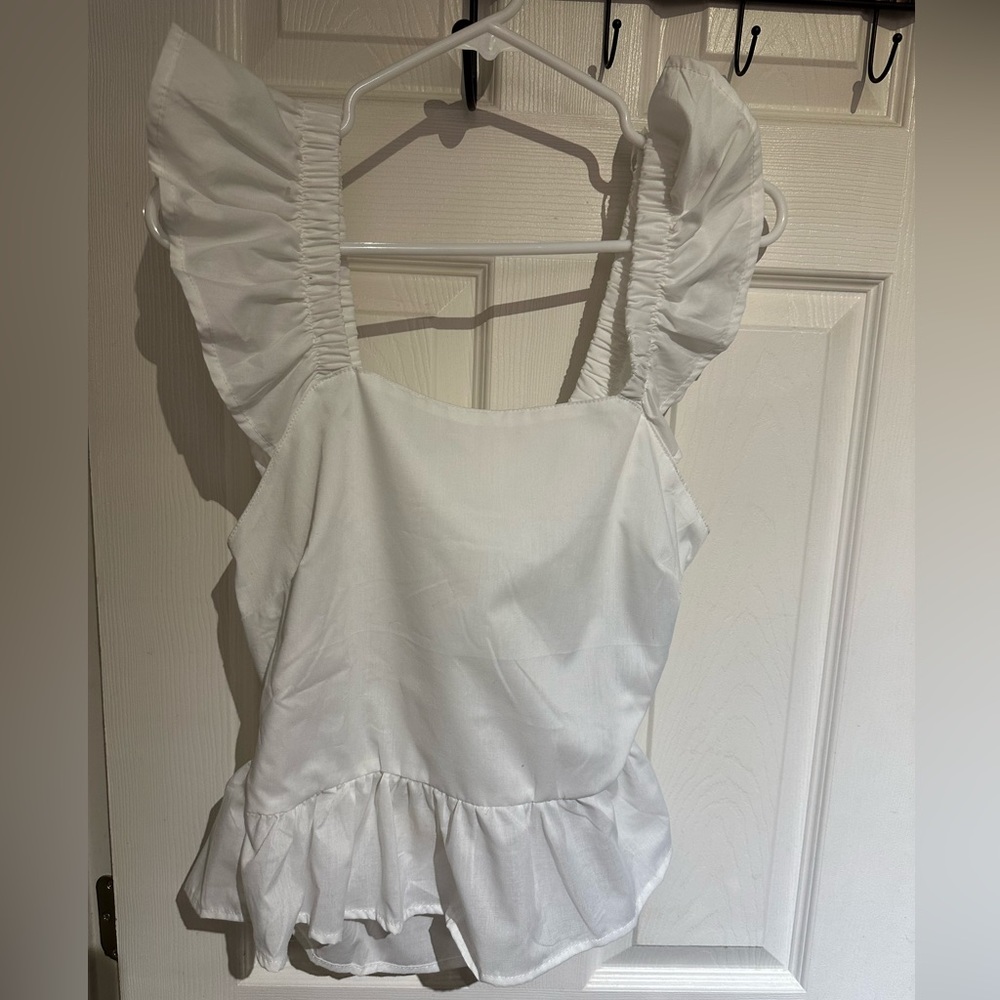 Cute White Top with cute back detail